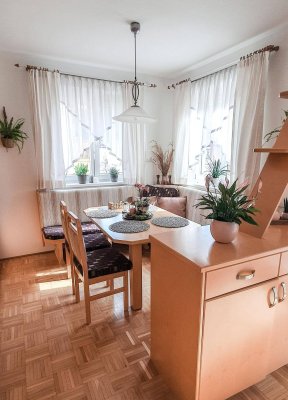 Ruhige, helle 3-Zimmer-Dachgeschosswohnung in Liftnähe zu vermieten – ab sofort
