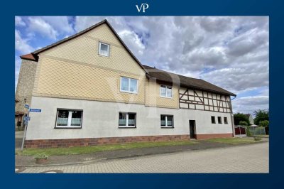 Geräumiges Zweifamilienhaus mit wirklich viel Nebengelass und großem Garten