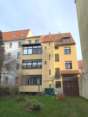 Geräumige 4-Raum-Wohnung mit Balkon und Stellplatz in der Görlitzer Innenstadt.