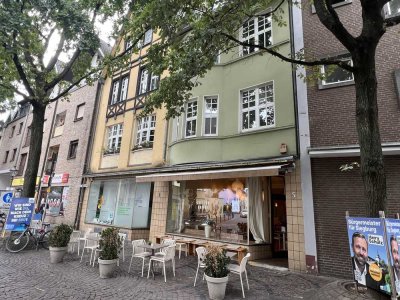 Exklusive 3-Raum-Altbau Wohnung mit Balkon und EBK in Siegburg Zentrum