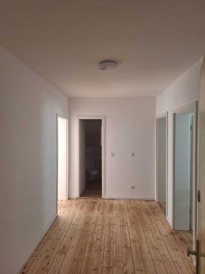 Frisch renovierte und modernisierte 2-Zimmer Wohnung zu vermieten