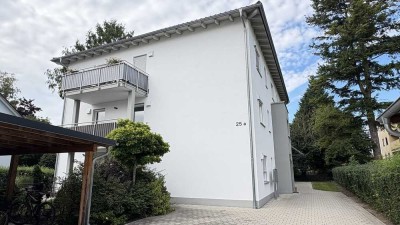 Neuwertige 3 Zimmer-Wohnung mit Garage
