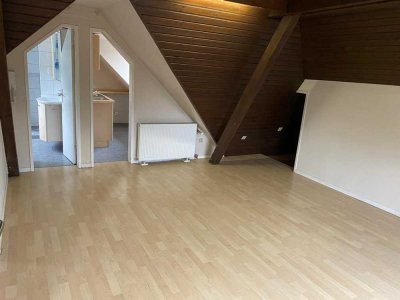 2-Zimmer- Dachgeschoßwohnung in Trier Pallien, Ideale Lage für Lux.-Pendler