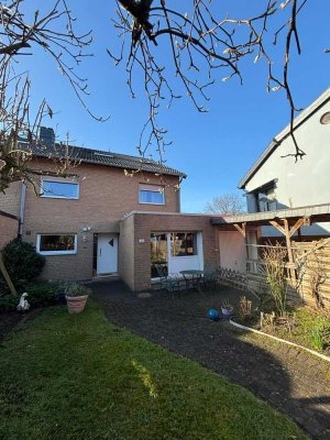 Platz für die ganze Familie! Reiheneckhaus in bester Lage von Aufderhöhe