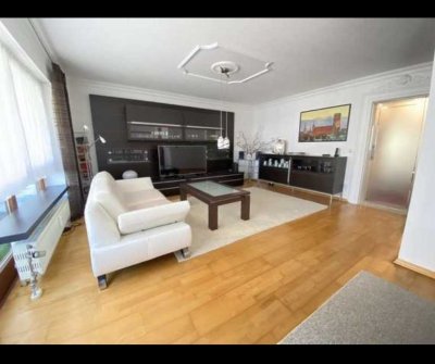 Attraktive 3-Zimmer Wohnung im 3. OG mit Aufzug und Balkon in Ingolstadt-Südwest