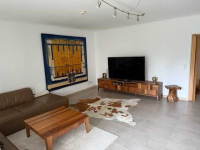 Stilvolle 3,5-Zimmer-Erdgeschosswohnung mit Balkon und EBK in Düsseldorf
