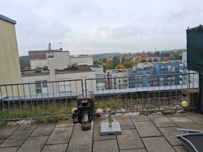 Exklusives, möbiliertes Penthouse mit 2,5 Zimmern, großer Dachterasse und Balkon in Sindelfingen
