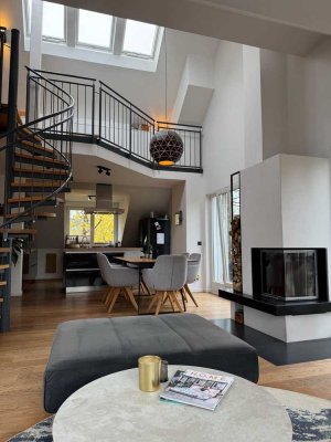 Helle Penthouse-Maisonette-Wohnung in Johanneskirchen