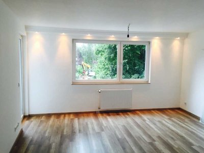 Aufwendig sanierte, hochwertige 4-Zimmer Wohnung in Moers Mitte