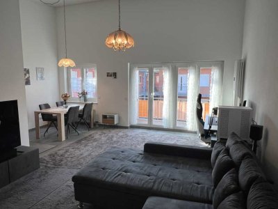 Helle großzügige 2-Zi-LOFT-Whg mit Balkon, EBK, TG-Stellplatz: Gehobene Ausstattung + Luxuriöses Bad