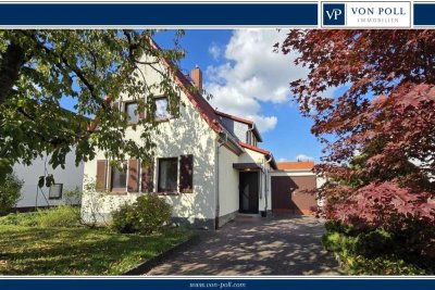 Freistehendes Ein-/Zweifamilienhaus mit schönem Garten und Garage – Sanierungsobjekt mit Potenzial