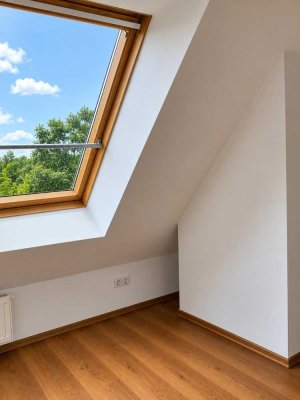 Lichtdurchflutete 2-Zimmer-Dachgeschosswohnung in Treptow-Köpenick