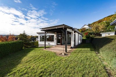 Attraktive Lage, großes Grundstück und moderne Architektur