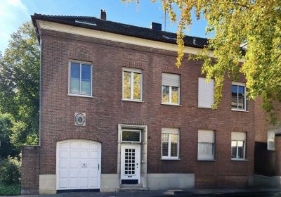 4 Zimmer, Küche, 2 Bäder, Balkon in City Lage