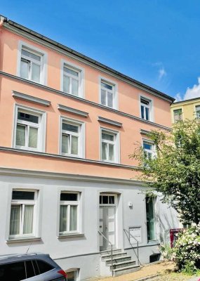 Gepflegtes Mehrfamilienhaus mit Gewerbeeinheit in zentraler Lage der Schweriner Feldstadt
