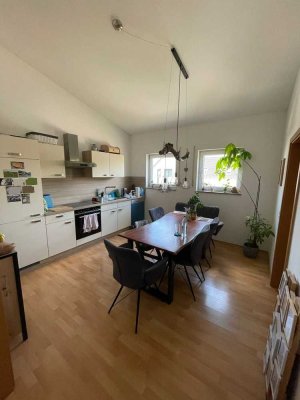 Helle, geräumige 80 m² Wohnung in guter Lage in Mehrfamilienhaus PROVISIONSFREI