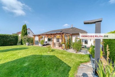 IMMOBERLIN.DE - Sehr angenehmer Bungalow mit Sonnengarten in familiärer Lage