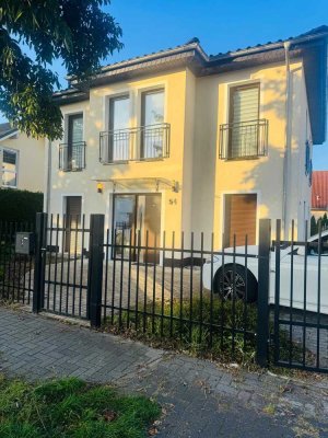 attraktive Stadtvilla im italienischen Stil mit gehobener Innenausstattung in Bernau bei Berlin