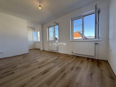 NEU renovierte 3-Zimmer Wohnung in zentraler Lage Top 5 !