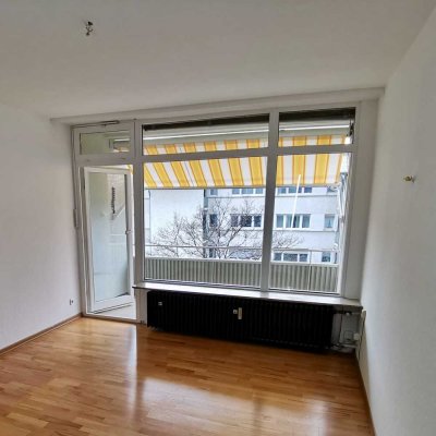 Provisionsfreie, hochwertig renovierte 2-Zimmer-Wohnung mit guter Energieeffizienz in zentraler Lage