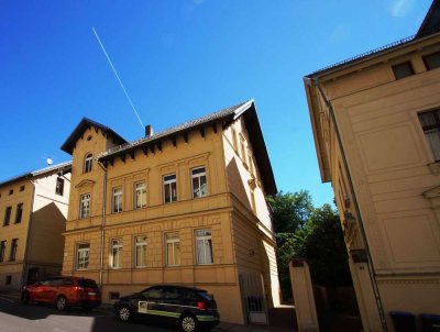 4-Zimmer-DG-Whg in Altbau-Villa