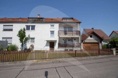 Geräumige Doppelhaushälfte mit zwei Wohnungen mit ruhiger und zentraler Lage in Ergolding!