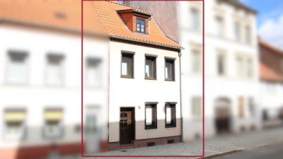 *** RESERVIERT*** Gepflegtes Stadthaus, sofort einziehen!