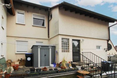 Schön renovierte Wohnung mit 4 Zimmern, Küche, 2 Bädern und Stellplatz in Göttelfingen