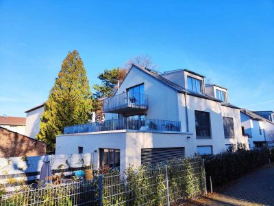 Exkl. Neubau, innerstädtisch, ruhig: 2-ZKB mit Dachterrasse und Einbauküche