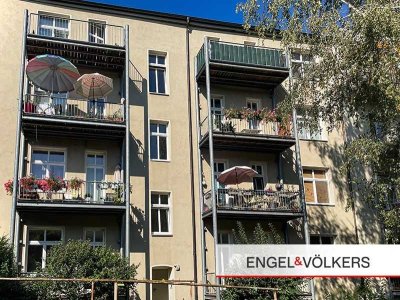 Altbau-Charme in Magdeburg-Stadtfeld Ost: Stilvolle 3-Zimmer-Wohnung mit Balkon