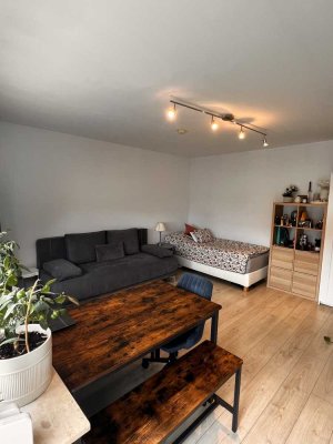 Schöne 1-Zimmer-Wohnung mit EBK, Balkon und Tiefgarage in Stuttgart-Birkach (70599)
