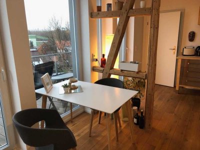 Reserviert: Penthouse mit Balkon, Echtholz-Dielen und schönem Badezimmer ab 1.3.2026