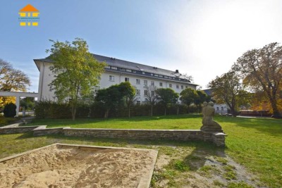 Geräumige Erdgeschosswohnung mit Balkon und Küche, ideal für Senioren!