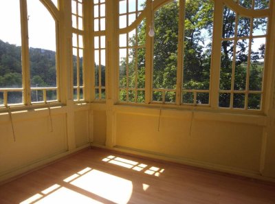Wohnen in einer Villa! - 100 m² Mietwohnung mit ca. 6.000m² Garten zur Mitbenutzung - Nähe Langenlois