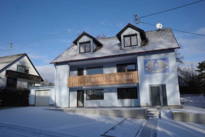 Erstbezug nach Sanierung! Helle DG-Wohnung mit Balkon