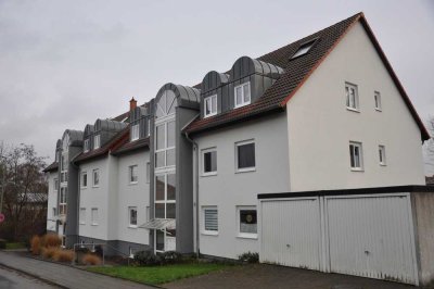 Ansprechende und gepflegte 4-Raum-Maisonette-Wohnung mit geh. Innenausstattung mit Balkon und EBK