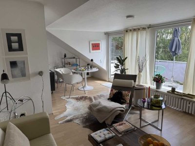Ausgefallene 2-Zimmer-DG-Wohnung mit eigenem Treppenhausaufgang