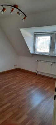 Freundliche und vollständig renovierte 3-Zimmer-Dachgeschosswohnung in Erfurt