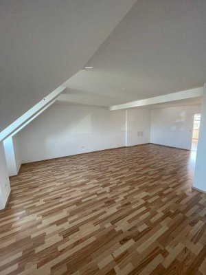 Wunderschöne, 2. Zimmer Wohnung im 5. ten OG, im Herzen von München