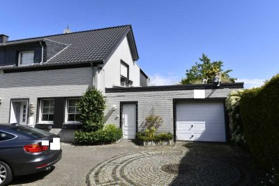 Meerbusch-Osterath, zum Wohlfühlen! Viel Platz in Doppelhaushälfte mit Garage