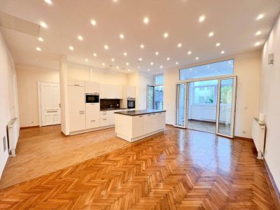 Ruhige 130 m2 große Altbauwohnung mit 10 m2 großen Balkon beim Sternwartepark!