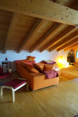 Wunderschöne Dachgeschosswohnung möbliert mit Bergsicht auch Zeitmiete möglich