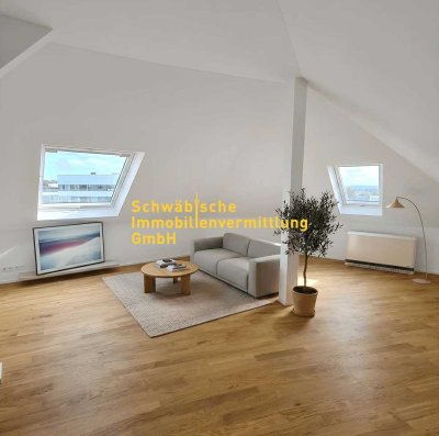 Frisch renoviertes DG: Helle 2-Zi.-Wohnung mit EBK & Parkett