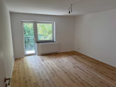 Modernes Wohnen in Neuhausen: 4-Zimmer-Wohnung nach Sanierung