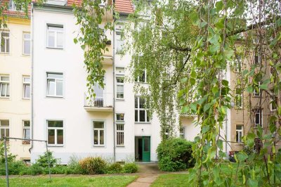 Balkon + 4 Zimmer + Altbau