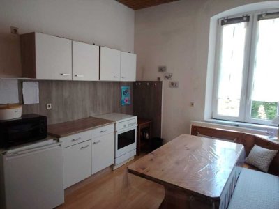 4-Zimmer Wohnung in Reuth, direkt im Bahnhof zu vermieten!