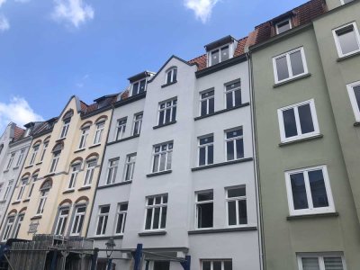 Nach Sanierung: stilvolle 2-Zimmer-DG-Wohnung in Lübeck