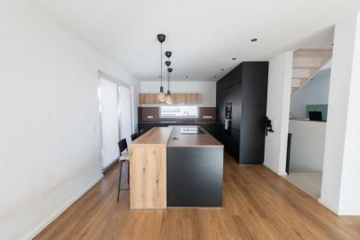 Modernes Einfamilienhaus mit Garten und Doppelgarage in Gernsbach! exkl. 50qm2 ausbaufähig zu ELW