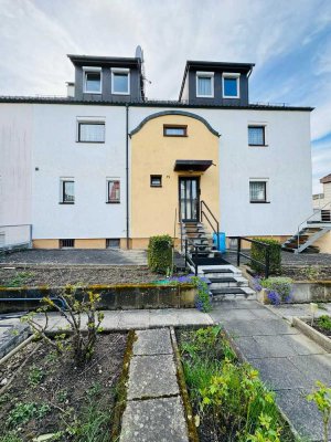 Zum Verkauf steht eine geräumige und gut gepflegte Doppelhaushälfte im beliebten Ulmer Stadtteil