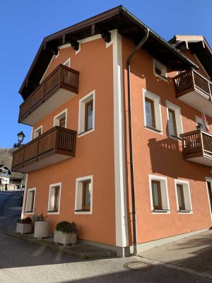 Helle 3-Zimmer Wohnung mit Balkon in Marktschellenberg